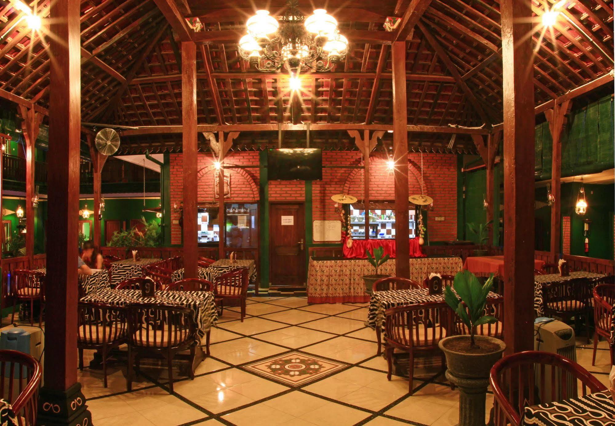 Diana Hotel Jogja Yogyakarta Extérieur photo
